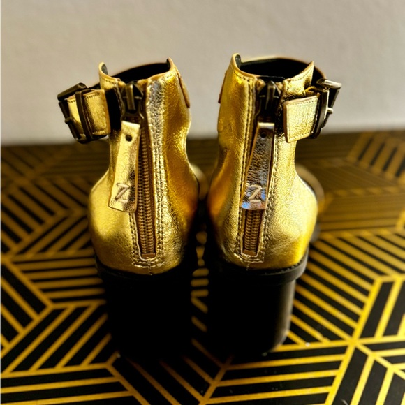 Zodiac Lisa block heel sandal — size 8 - Picture 4 of 5